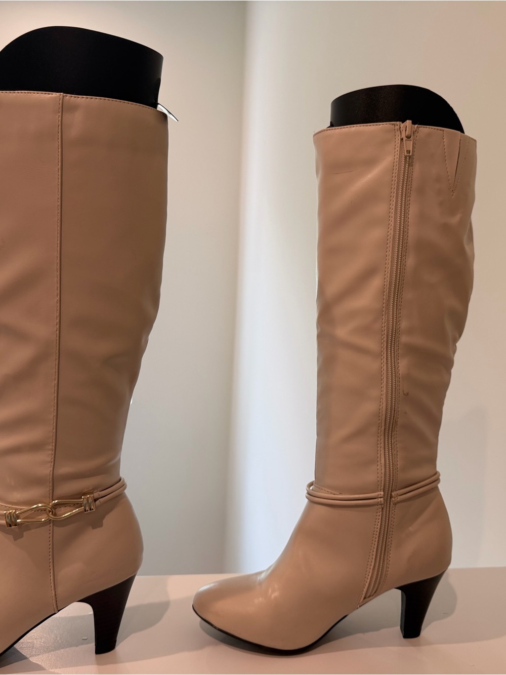Karen Scott. Size 6. Classic Knee-High Women's Boots in Beige- like new